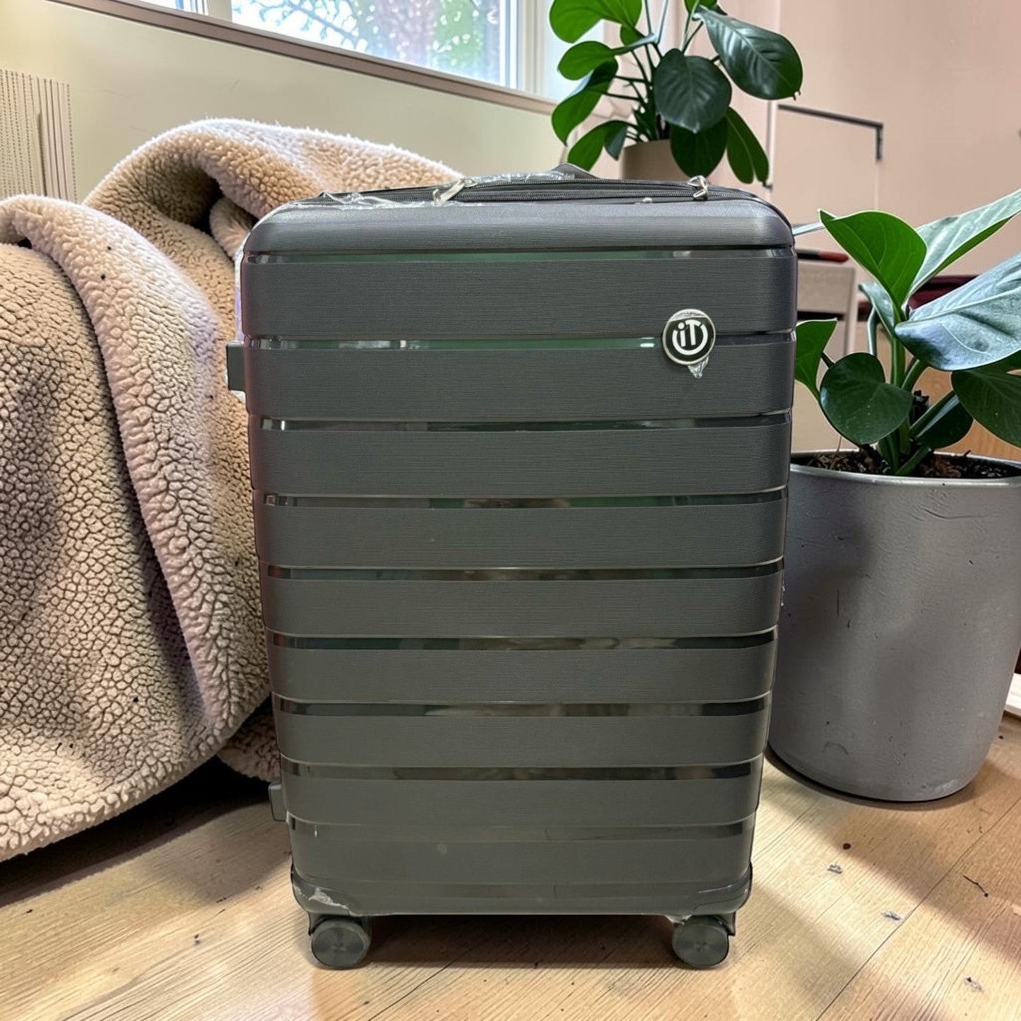 IT Luggage – Collection I