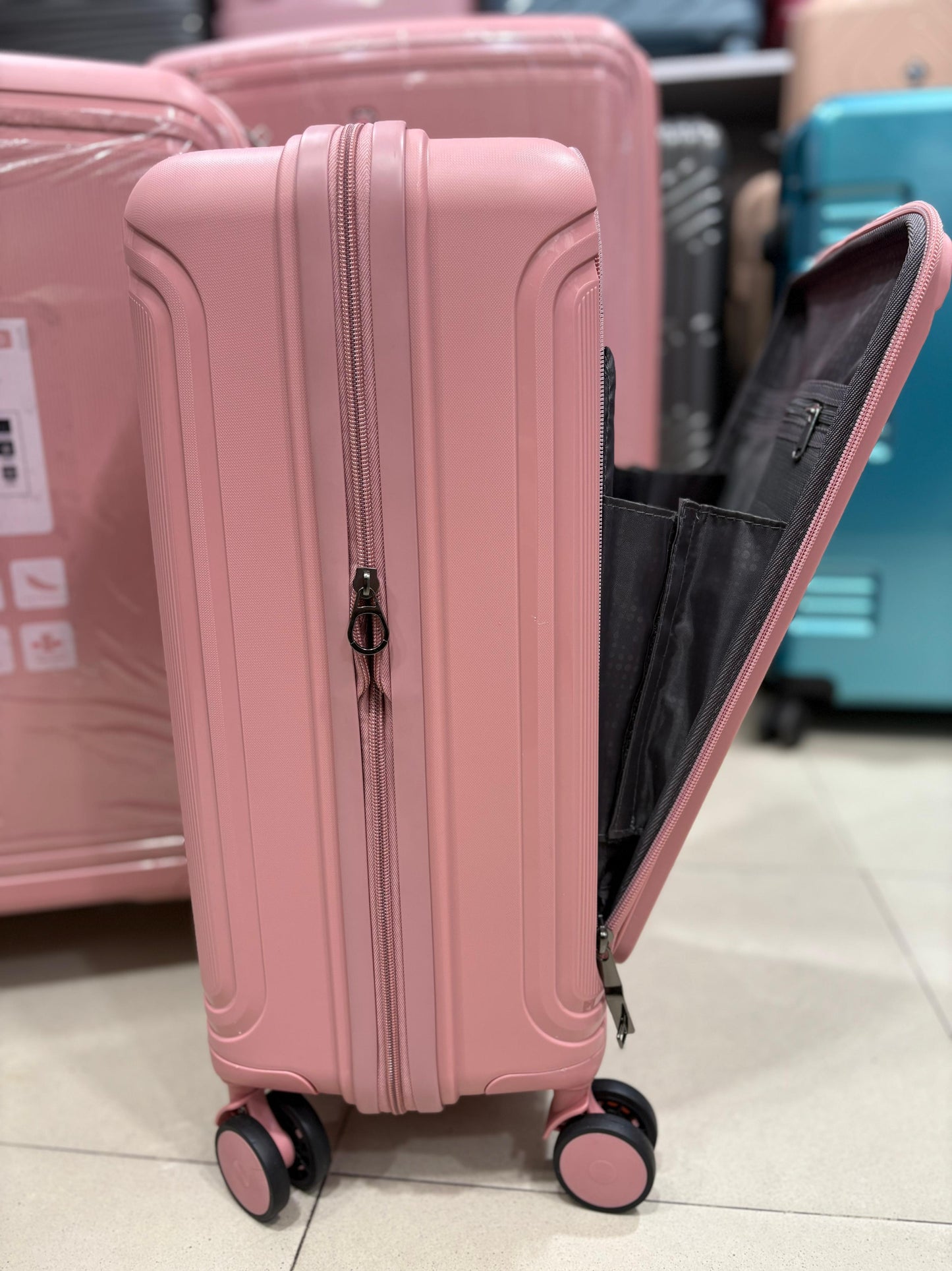 I Carry Italy luggage bags